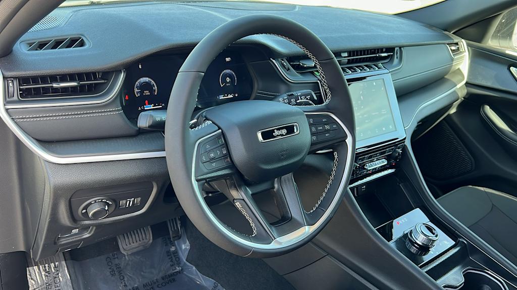Thumbnail: 2026 Jeep Grand Cherokee L - 2