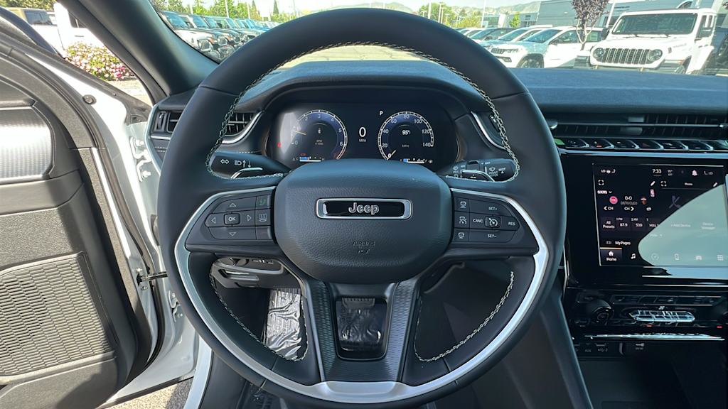 Thumbnail: 2026 Jeep Grand Cherokee L - 9
