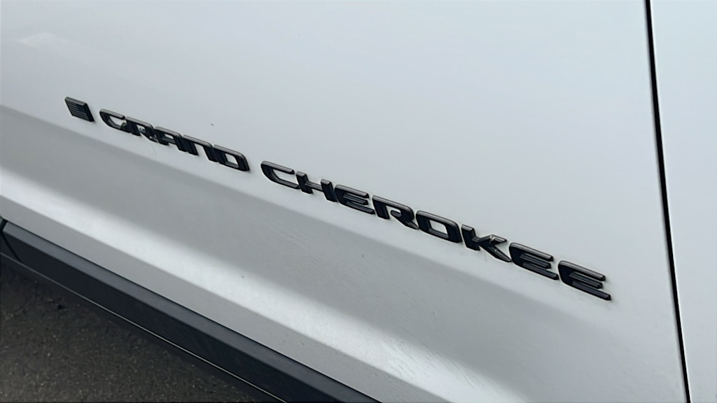 Thumbnail: 2024 Jeep Grand Cherokee L - 6