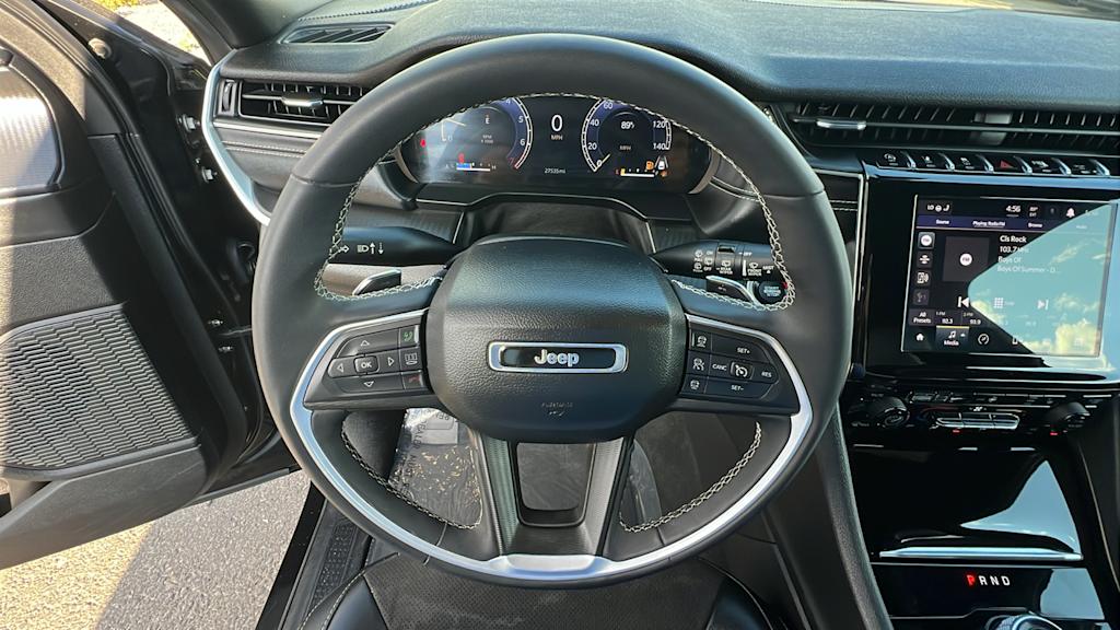 Thumbnail: 2023 Jeep Grand Cherokee L - 9