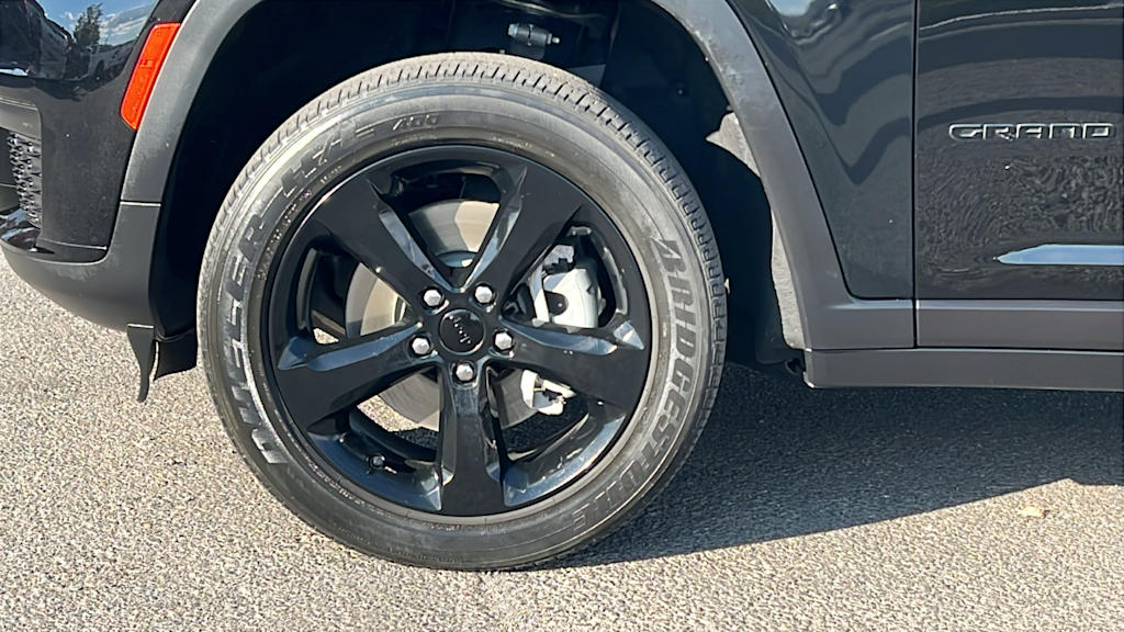 Thumbnail: 2023 Jeep Grand Cherokee L - 8