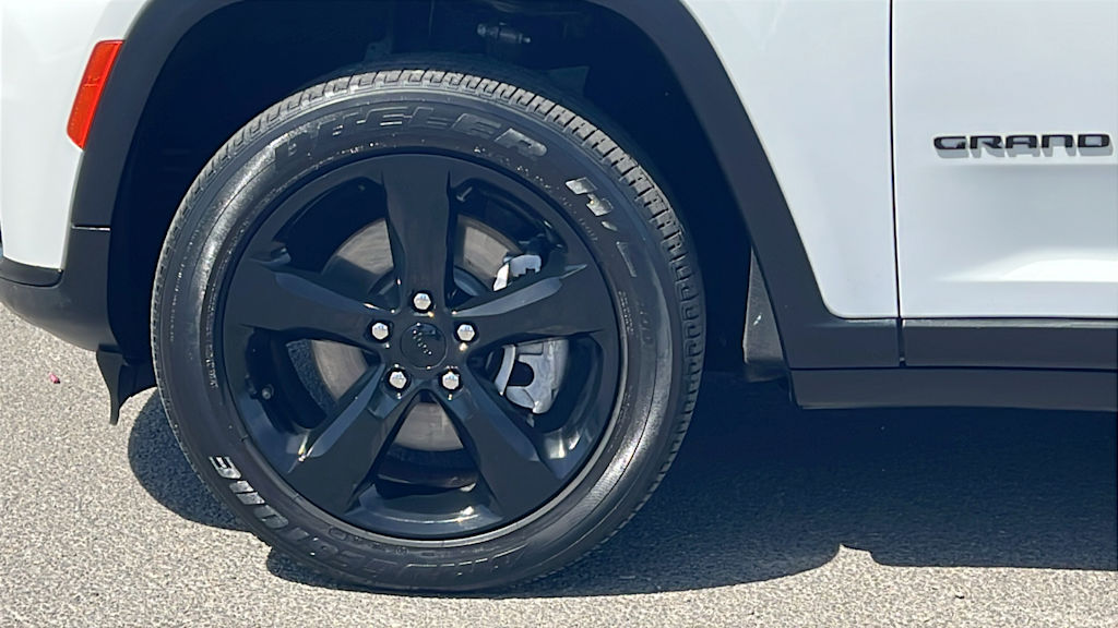 Thumbnail: 2023 Jeep Grand Cherokee L - 8