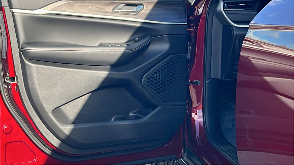 Thumbnail: 2026 Jeep Grand Cherokee L - 28