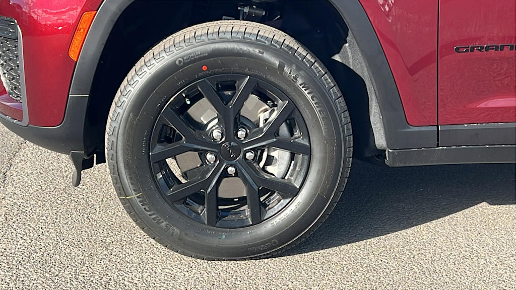 Thumbnail: 2026 Jeep Grand Cherokee L - 8