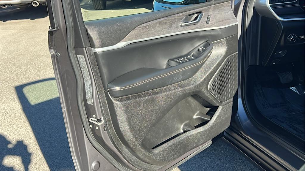 Thumbnail: 2023 Jeep Grand Cherokee L - 29