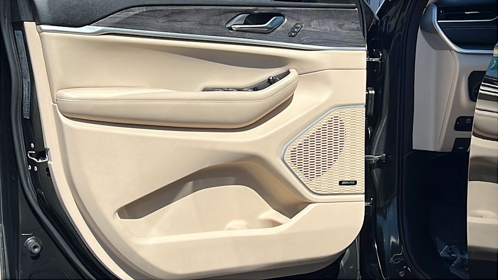 2021 Jeep Grand Cherokee L Limited Edition 28