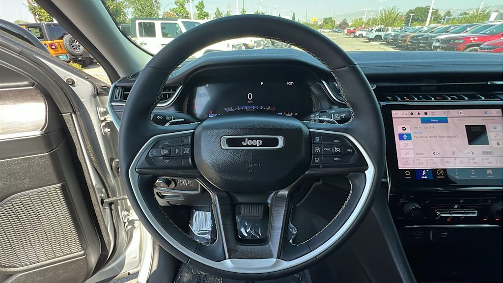 Thumbnail: 2023 Jeep Grand Cherokee L - 9