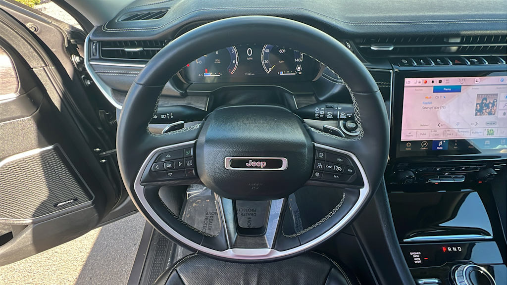 Thumbnail: 2023 Jeep Grand Cherokee L - 12