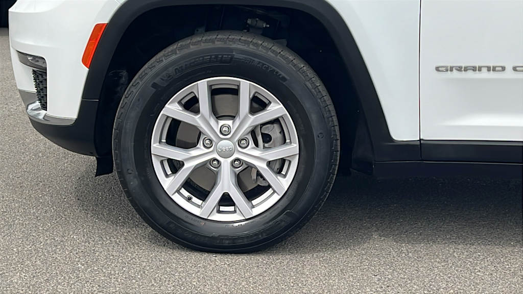 Thumbnail: 2022 Jeep Grand Cherokee L - 8