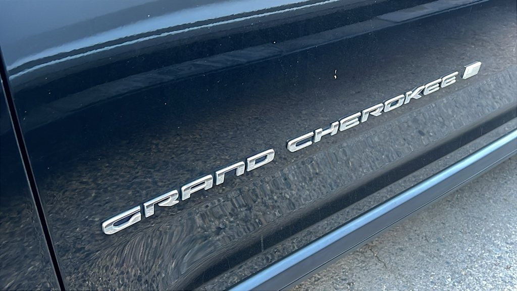 Thumbnail: 2023 Jeep Grand Cherokee L - 4