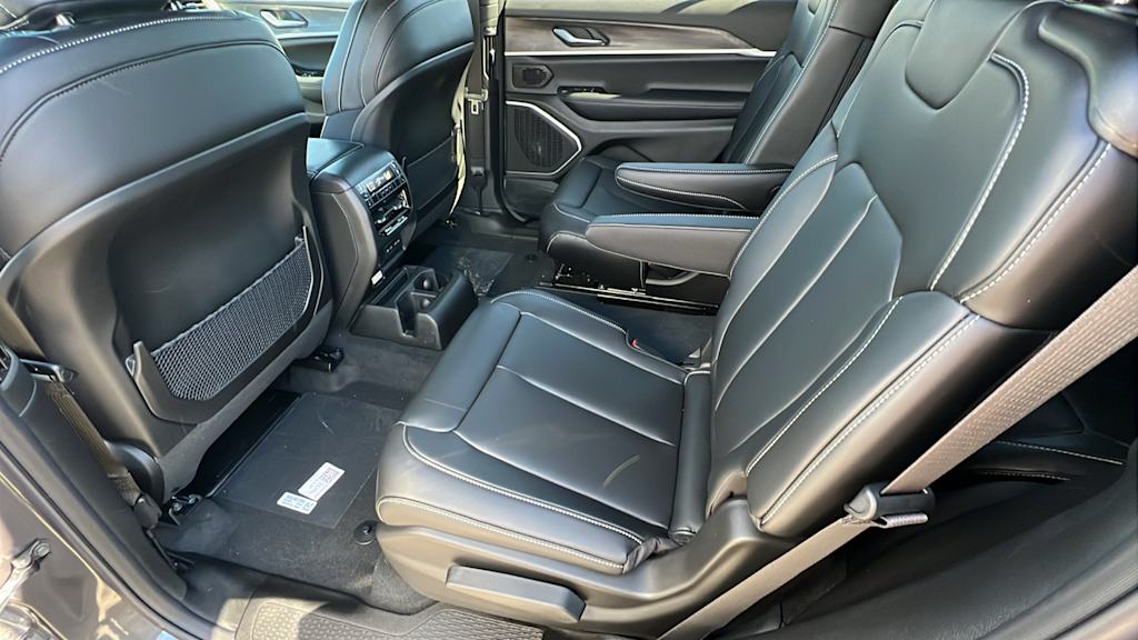 Thumbnail: 2026 Jeep Grand Cherokee L - 12