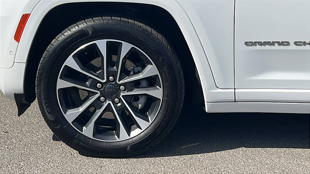 Thumbnail: 2023 Jeep Grand Cherokee L - 8