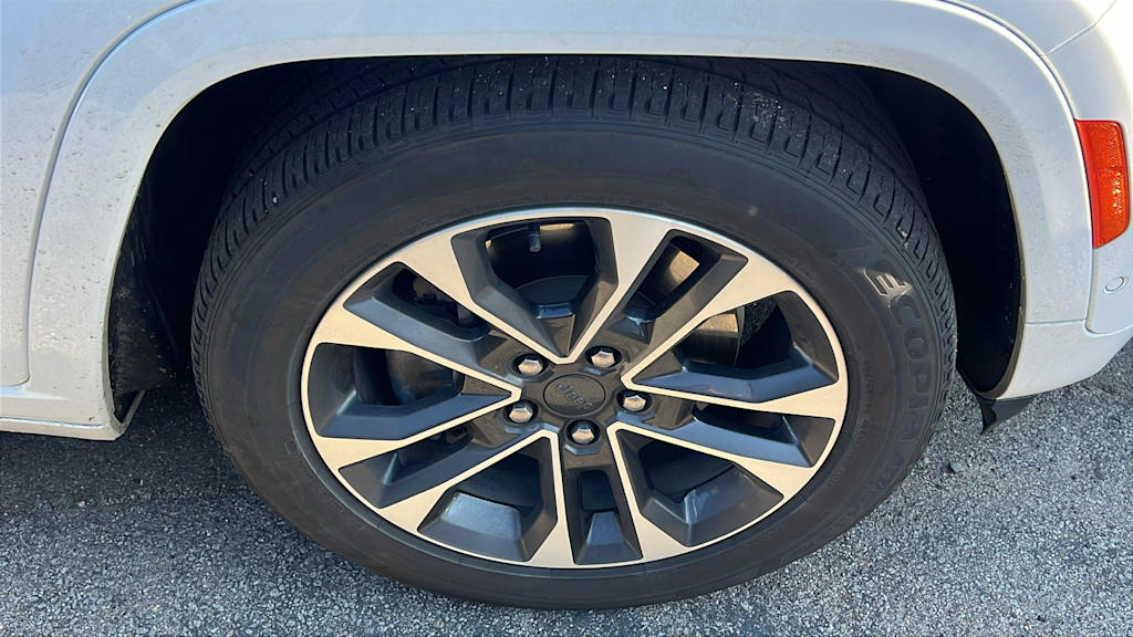 Thumbnail: 2022 Jeep Grand Cherokee L - 4