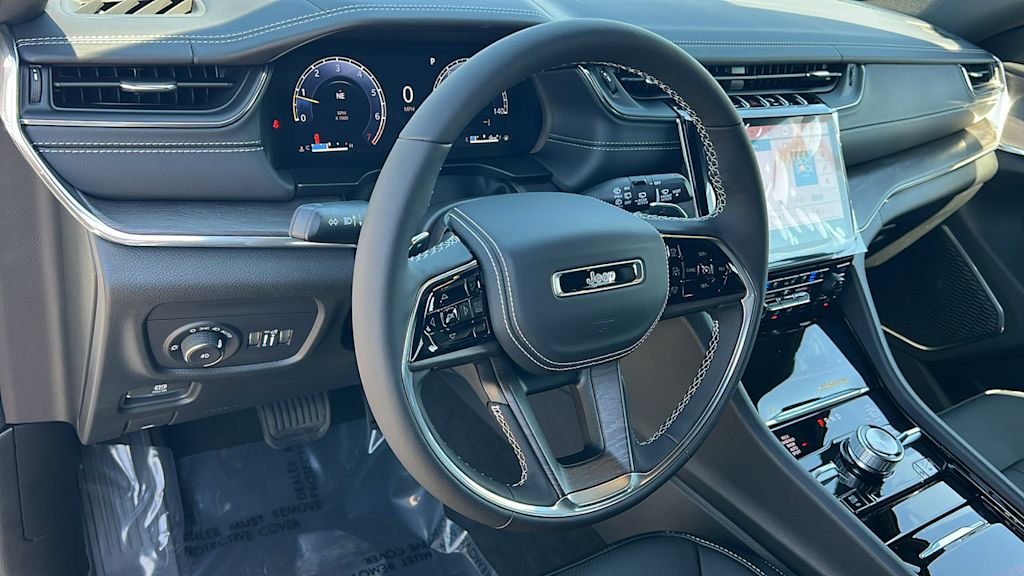 Thumbnail: 2025 Jeep Grand Cherokee L - 2