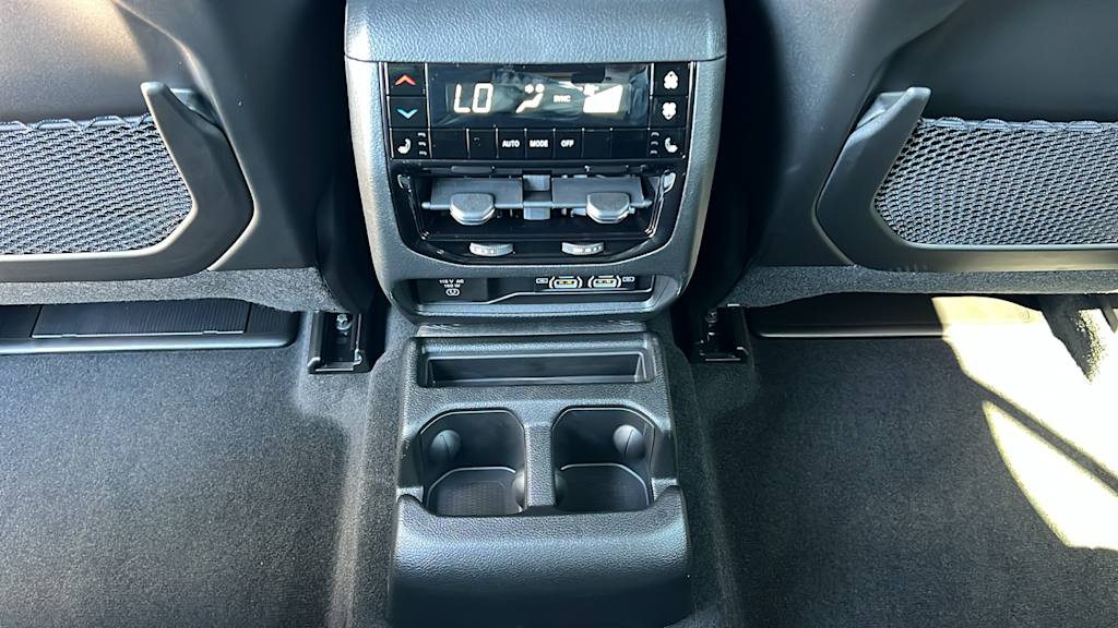 Thumbnail: 2025 Jeep Grand Cherokee L - 30