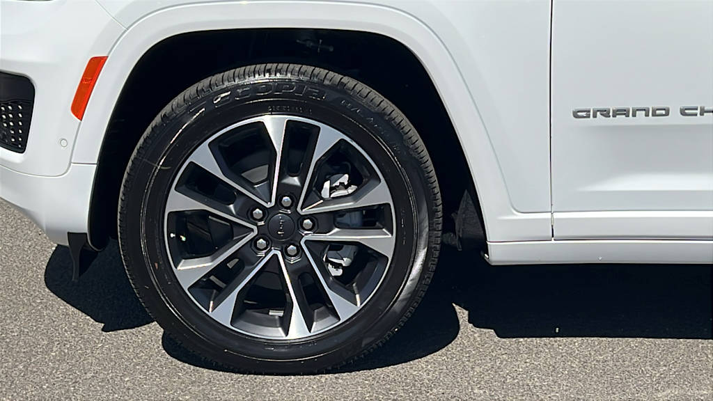 Thumbnail: 2025 Jeep Grand Cherokee L - 8
