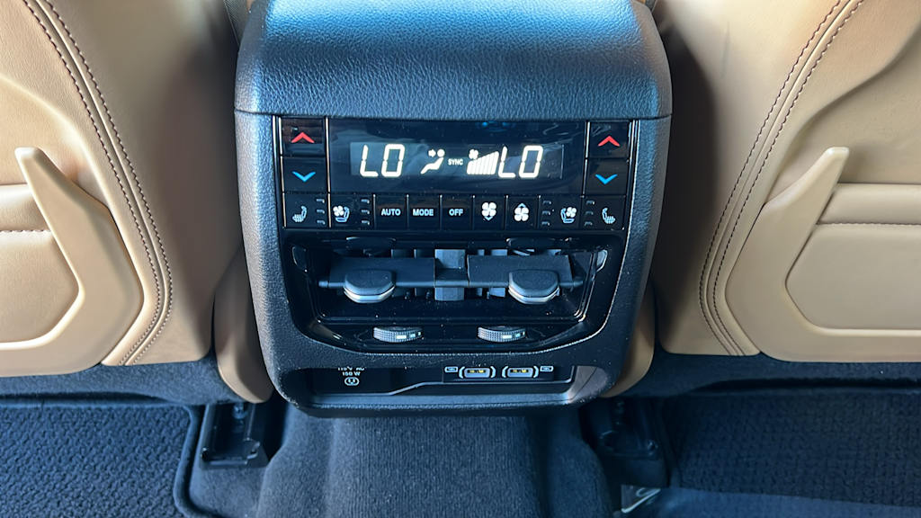 Thumbnail: 2023 Jeep Grand Cherokee L - 30