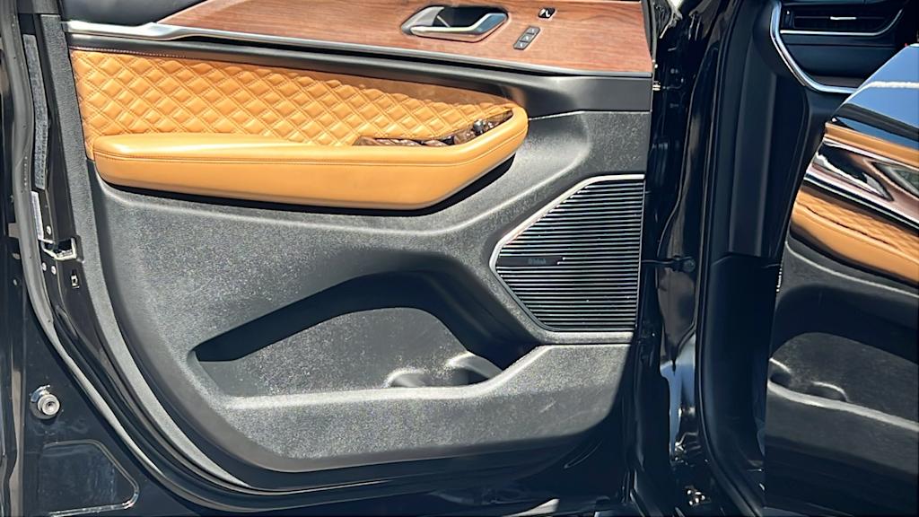 Thumbnail: 2021 Jeep Grand Cherokee L - 29