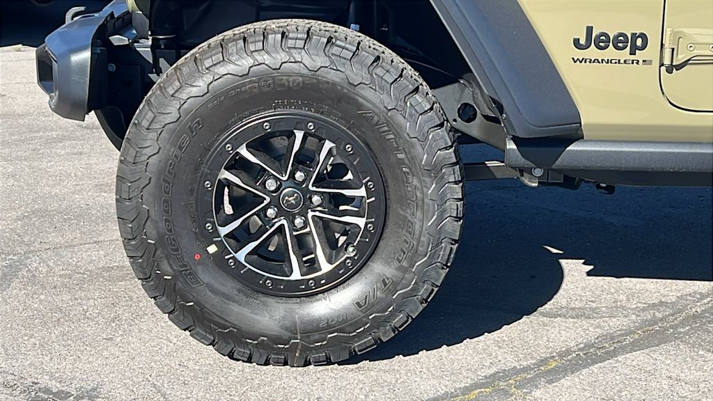 2025 Jeep Wrangler Sport 8