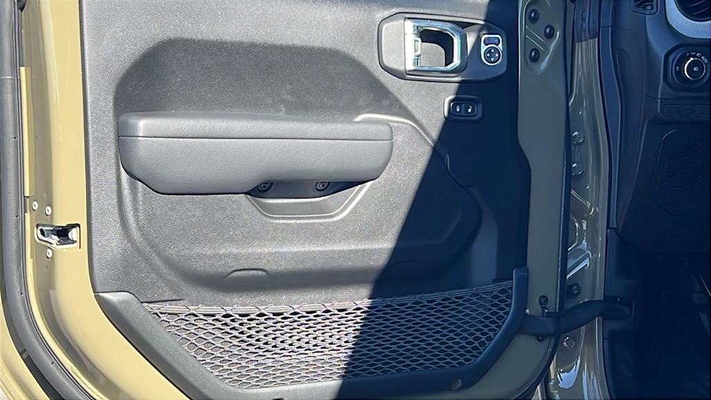 2025 Jeep Wrangler Sport 27