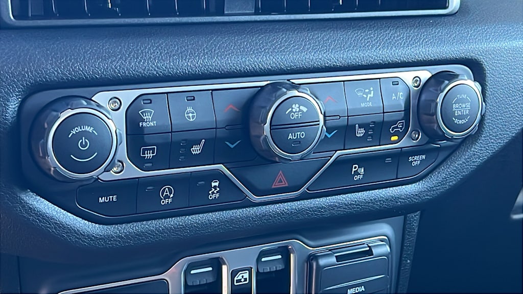 2025 Jeep Wrangler Sport 22