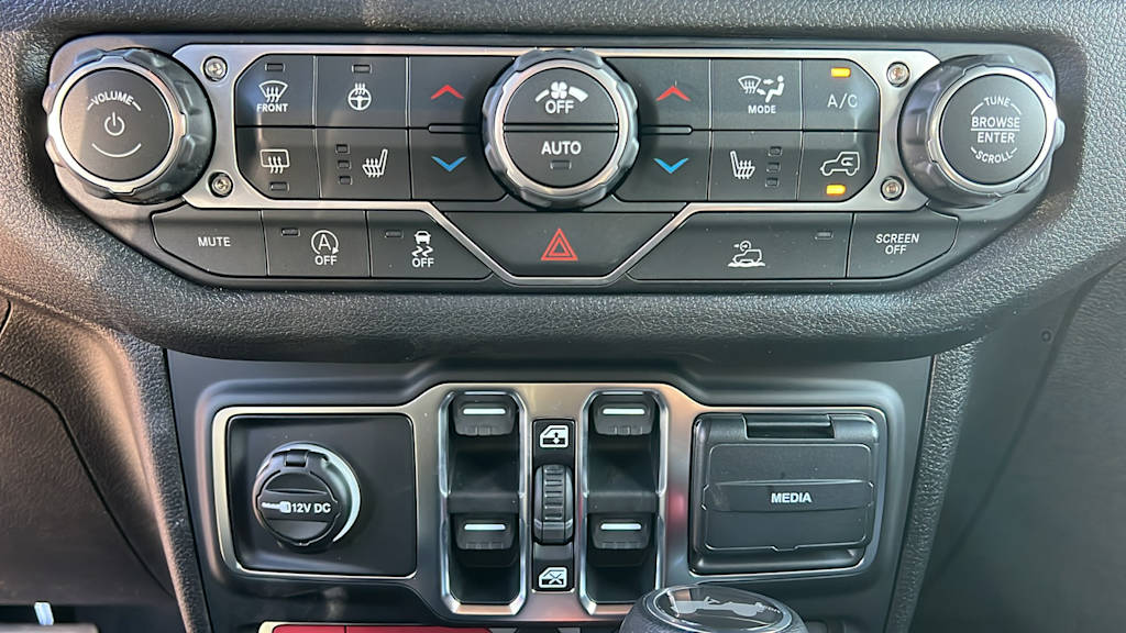 Thumbnail: 2026 Jeep Wrangler - 22