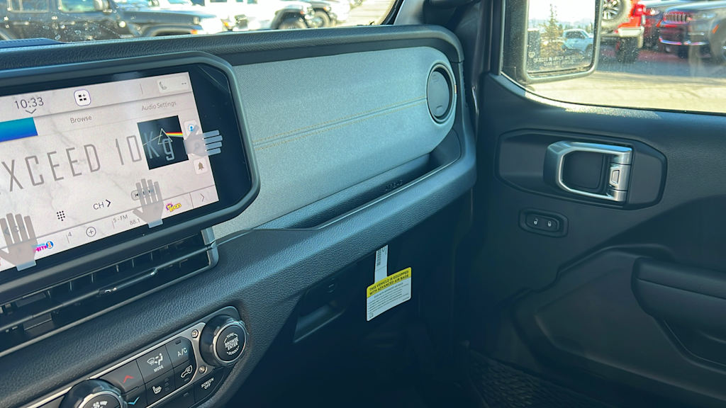 2025 Jeep Wrangler Sport 32