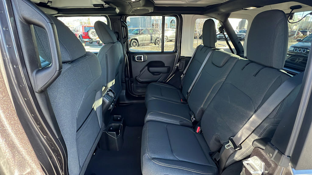 2025 Jeep Wrangler Sport 20