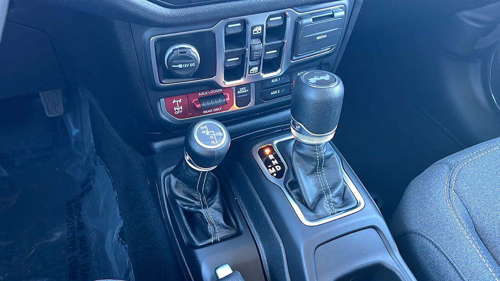 2025 Jeep Wrangler Sport 15