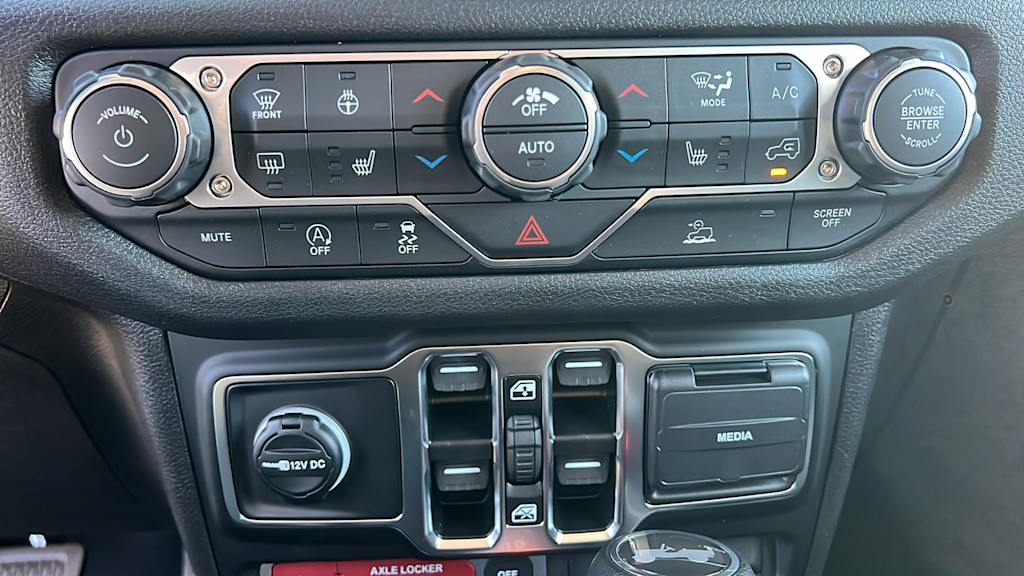 Thumbnail: 2026 Jeep Wrangler - 22