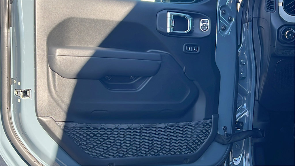 Thumbnail: 2026 Jeep Wrangler - 27