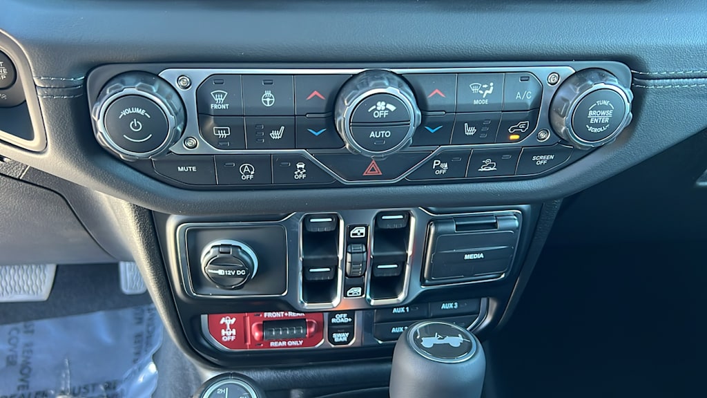 Thumbnail: 2026 Jeep Wrangler - 23