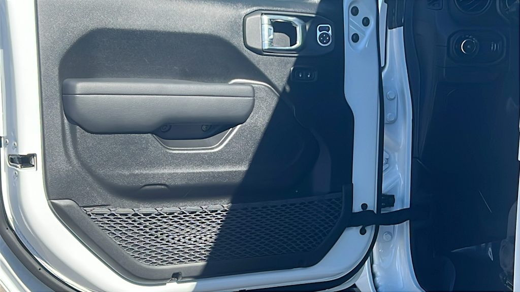Thumbnail: 2026 Jeep Wrangler - 28