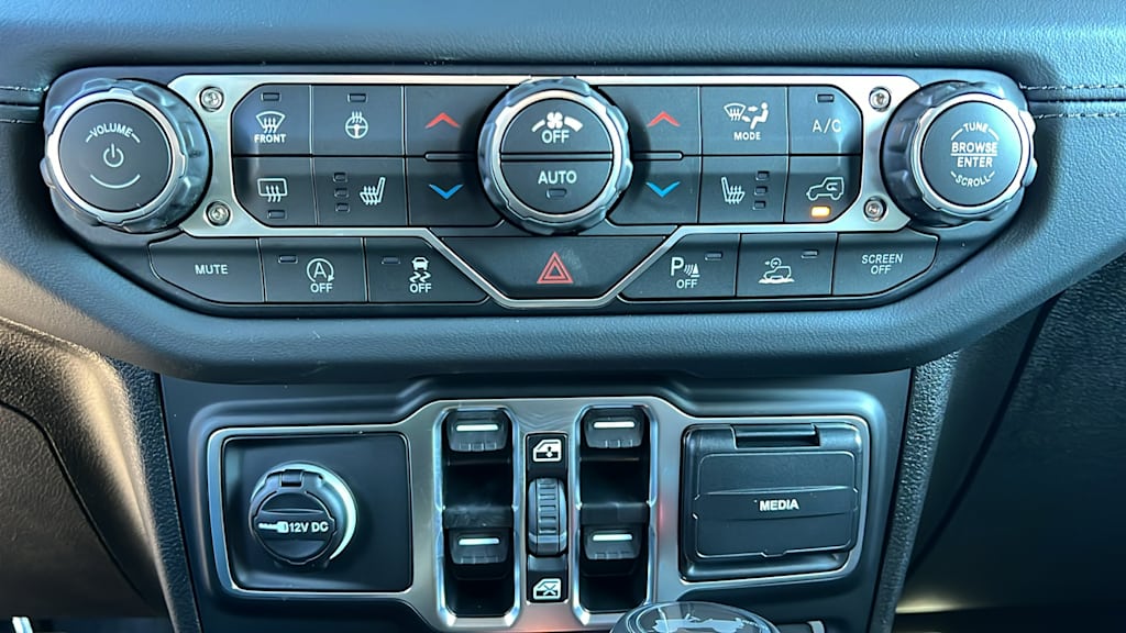 Thumbnail: 2026 Jeep Wrangler - 22