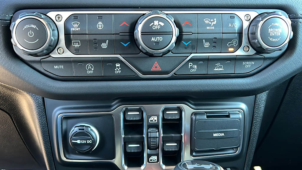 Thumbnail: 2026 Jeep Wrangler - 22