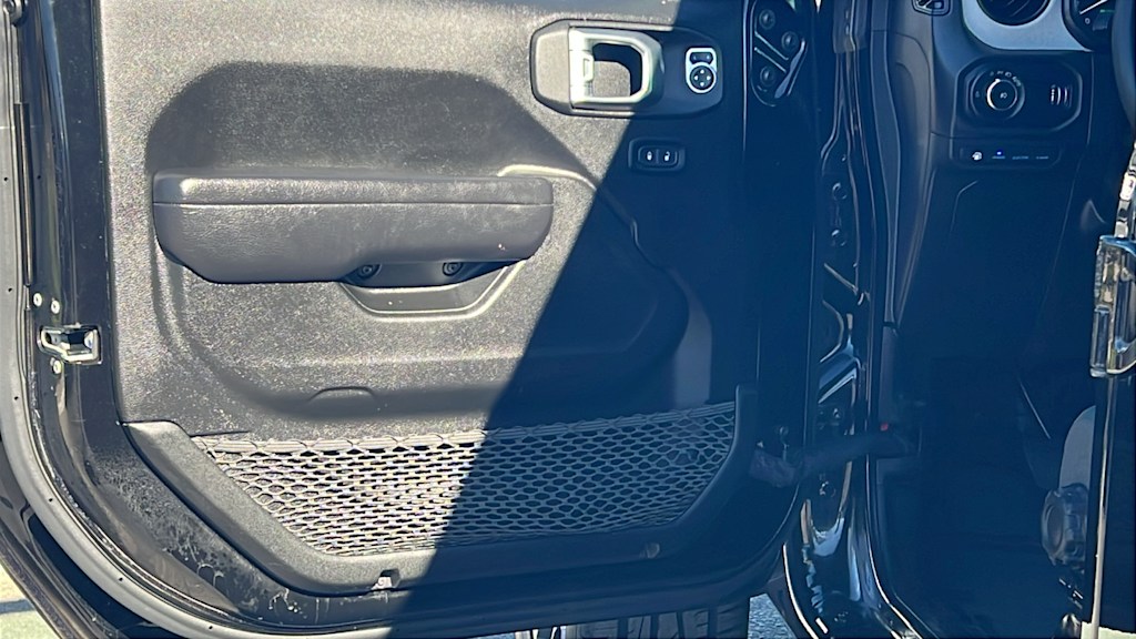 Thumbnail: 2024 Jeep Wrangler - 28