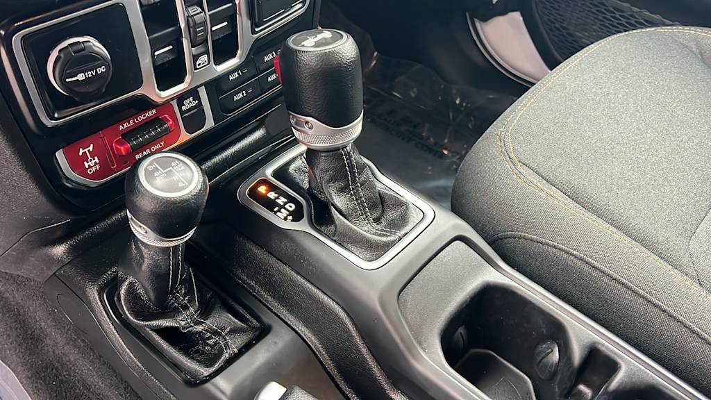 Thumbnail: 2024 Jeep Wrangler - 15