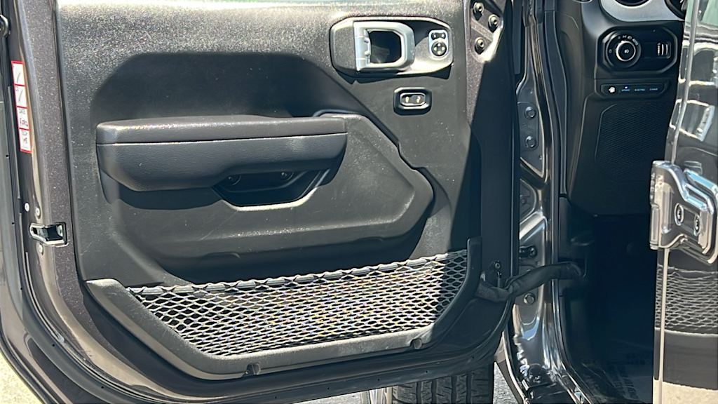Thumbnail: 2024 Jeep Wrangler - 28