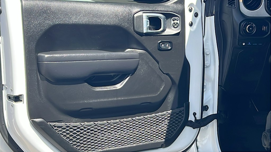 Thumbnail: 2024 Jeep Wrangler - 29