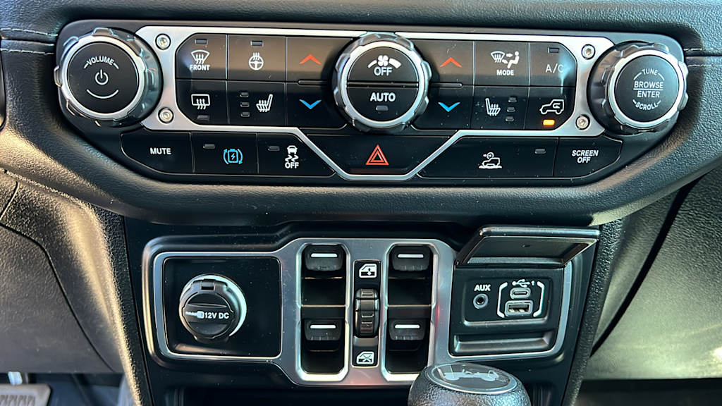 Thumbnail: 2024 Jeep Wrangler - 23
