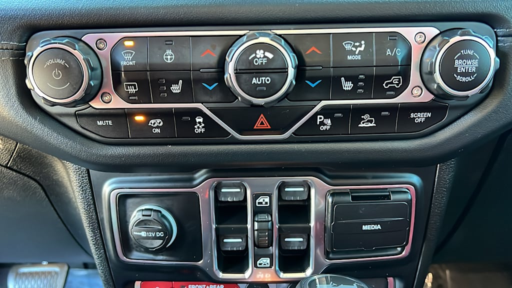 Thumbnail: 2024 Jeep Wrangler - 21