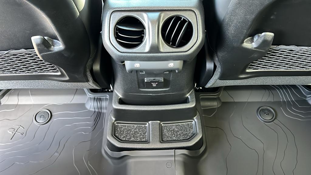 2025 Jeep Wrangler Rubicon 29