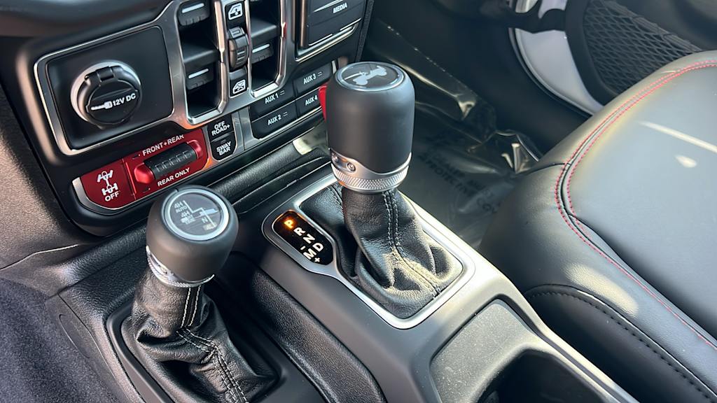 Thumbnail: 2026 Jeep Wrangler - 15