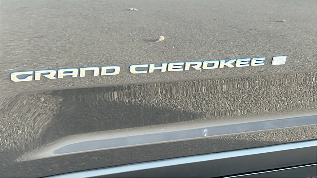 Thumbnail: 2022 Jeep Grand Cherokee - 7