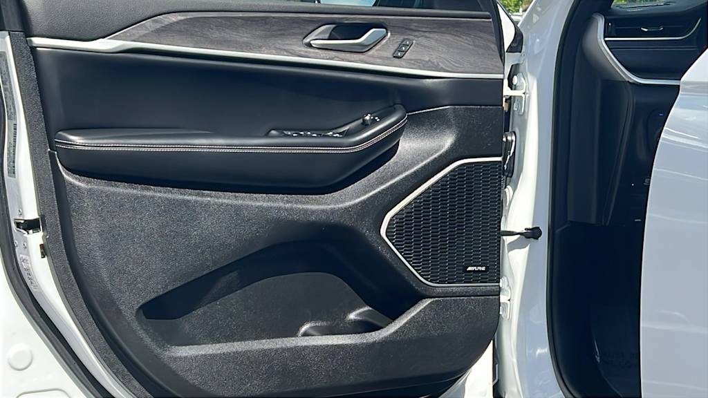 Thumbnail: 2024 Jeep Grand Cherokee - 29