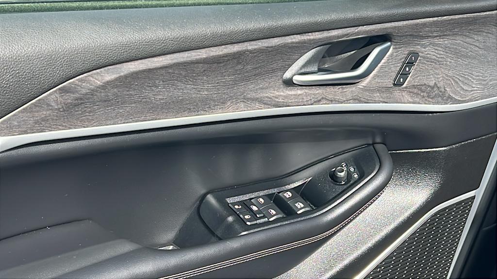 Thumbnail: 2024 Jeep Grand Cherokee - 28