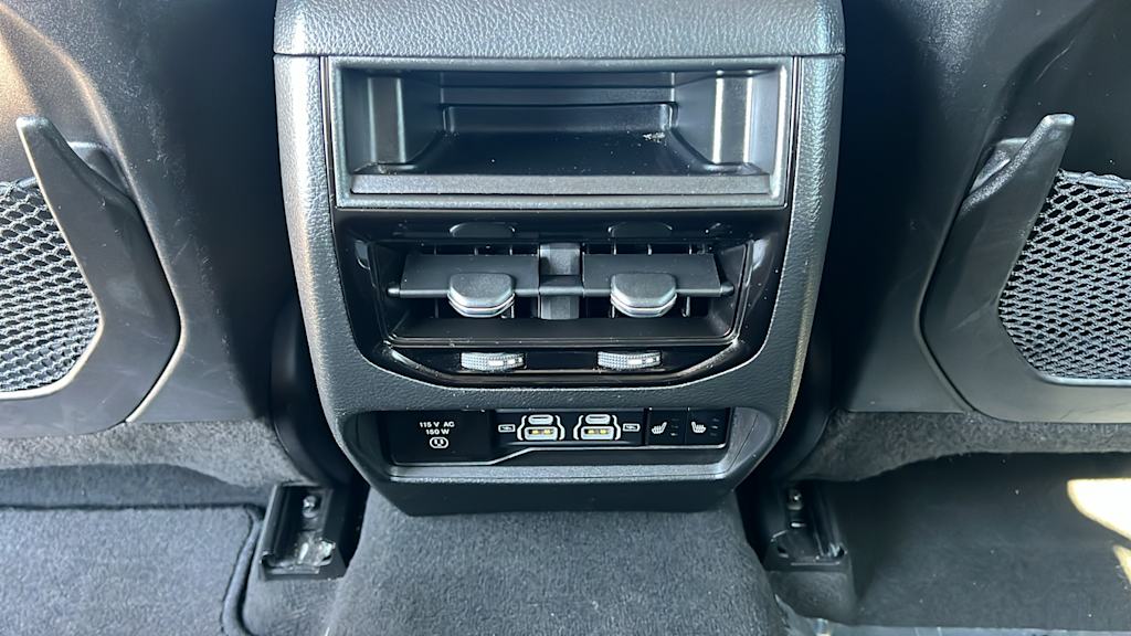 Thumbnail: 2024 Jeep Grand Cherokee - 29