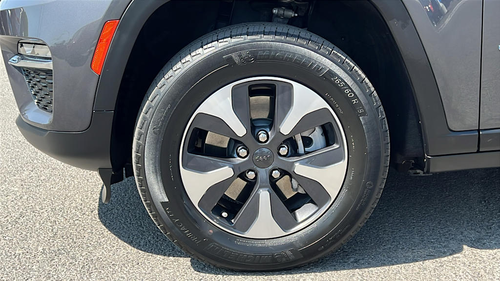 Thumbnail: 2022 Jeep Grand Cherokee - 8