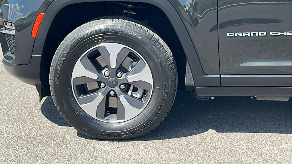 Thumbnail: 2023 Jeep Grand Cherokee - 8