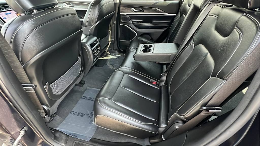 Thumbnail: 2023 Jeep Grand Cherokee - 12